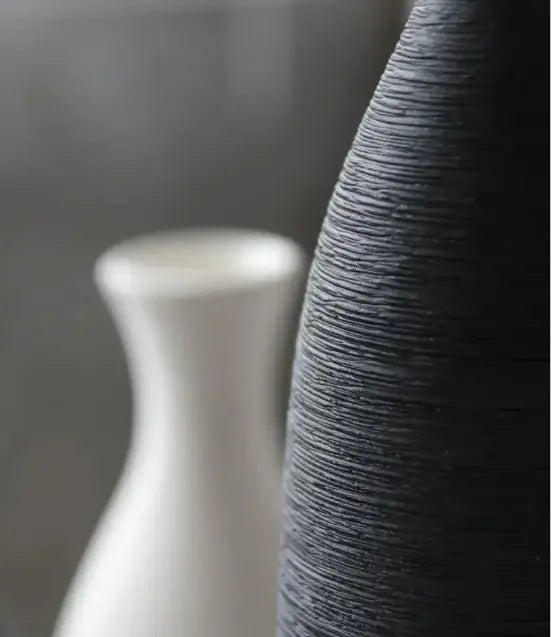 3 Vases Design Minimal