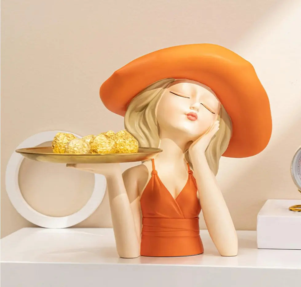 Figurine Femme Plateau